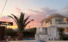 Kapahi Suites Apartments