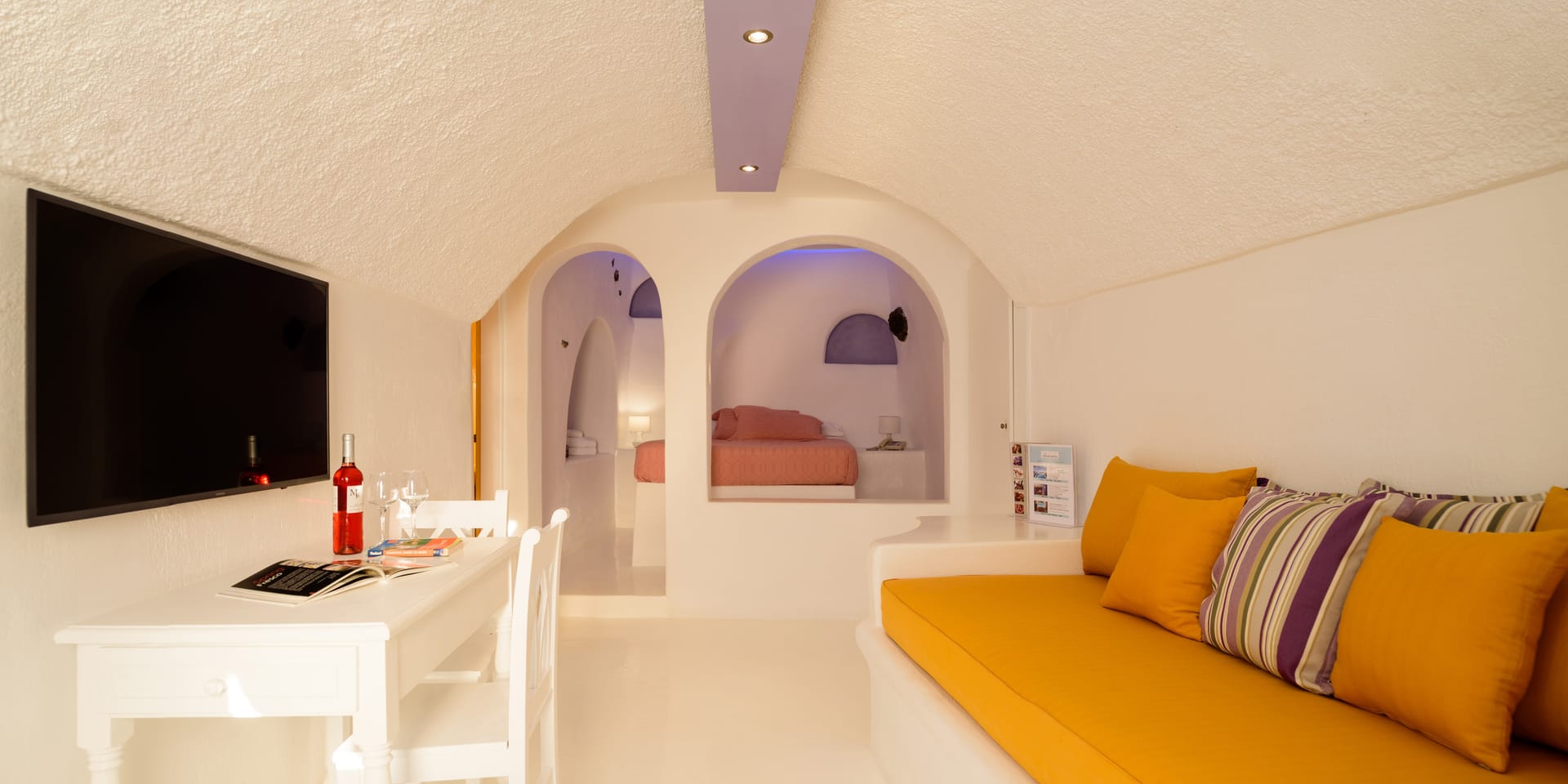 Abyssos Suite | Caldera Sea & Sunset View-Outdoor Hot Tub