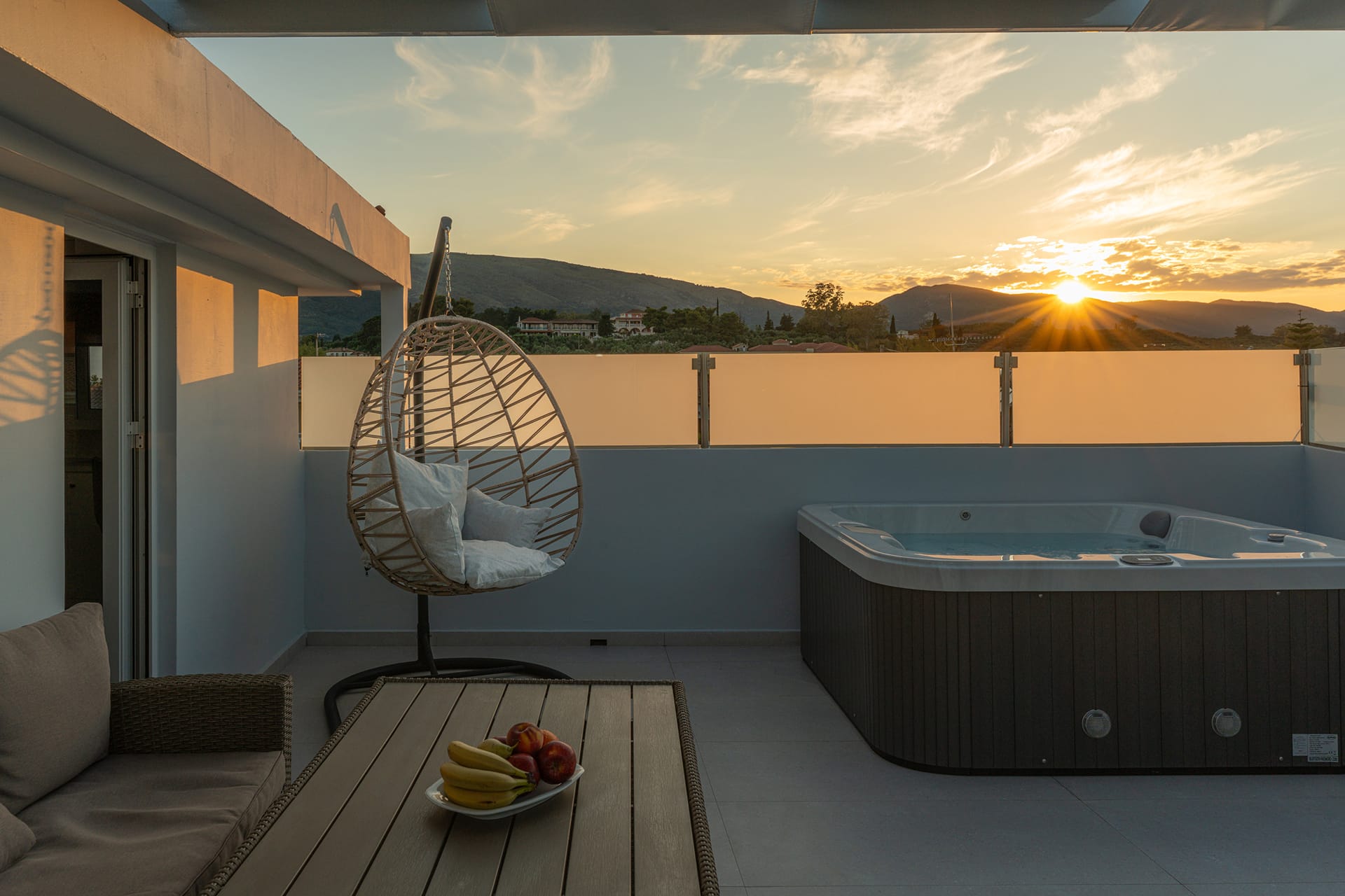 Penthouse 3 bedroom villa (10 persons) - 2 bathrooms - and a terrace with a private hot tub