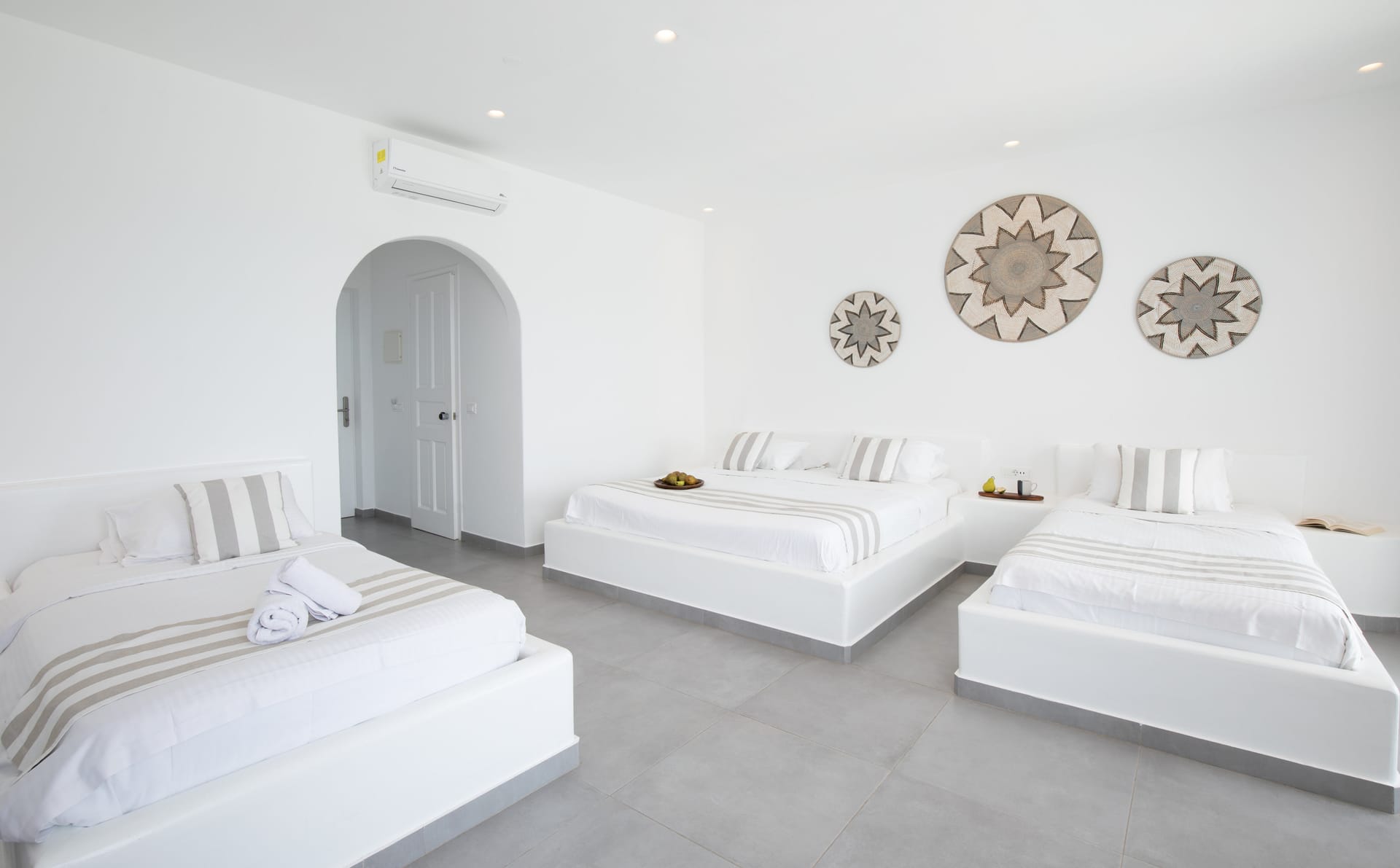 Quadruple Room Sea View [up to 4 Guests]