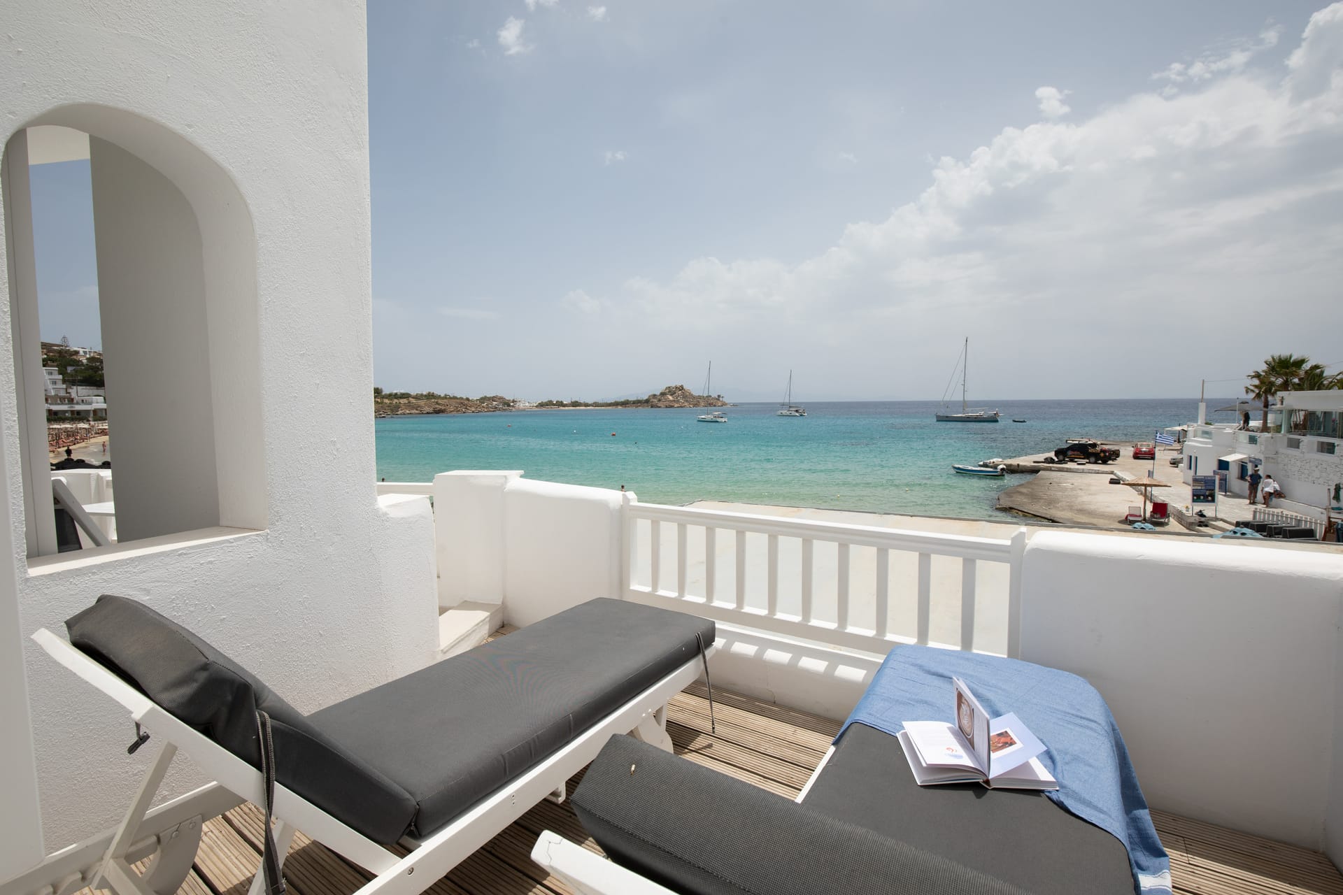 Quadruple Room Sea View [up to 4 Guests]