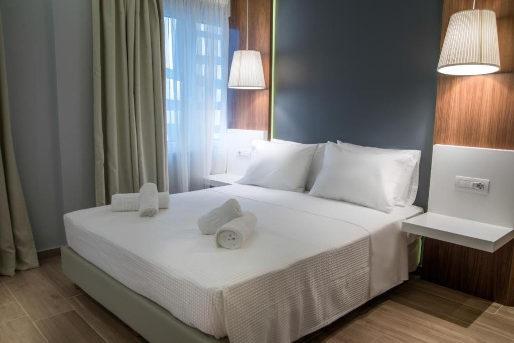 Deluxe Double & Sofa Bed AD Athens Luxury Rooms & Suites, Athens