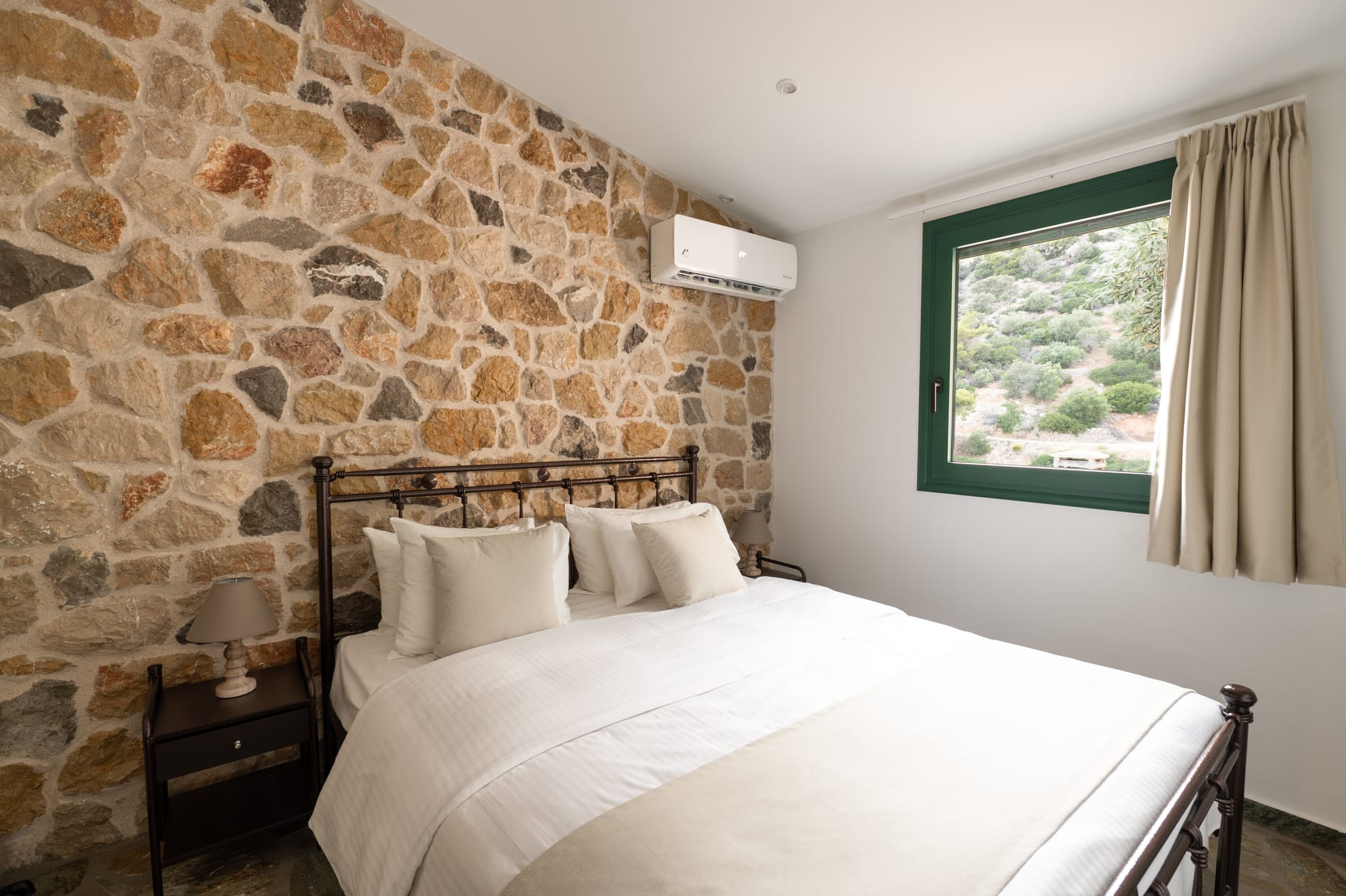 Two-Bedroom Apartment with Balcony and Sea View "Maistros"