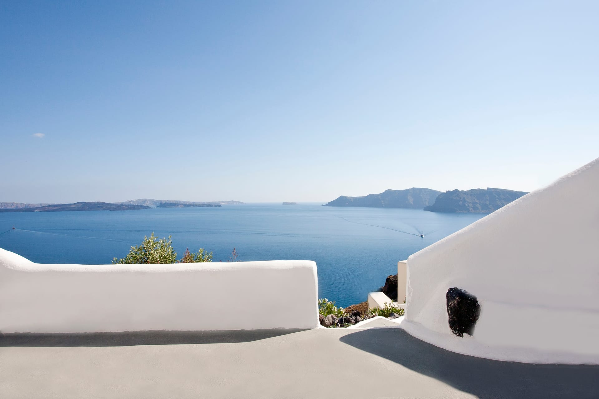 Luxury Cave Villa with Hot Tub & Caldera View