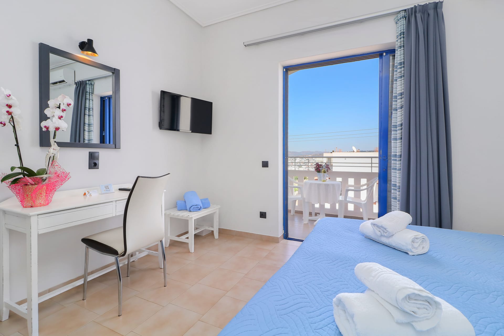 Double or Twin with Side Sea View