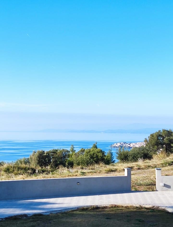 SeaView Two-Bedroom Apartment