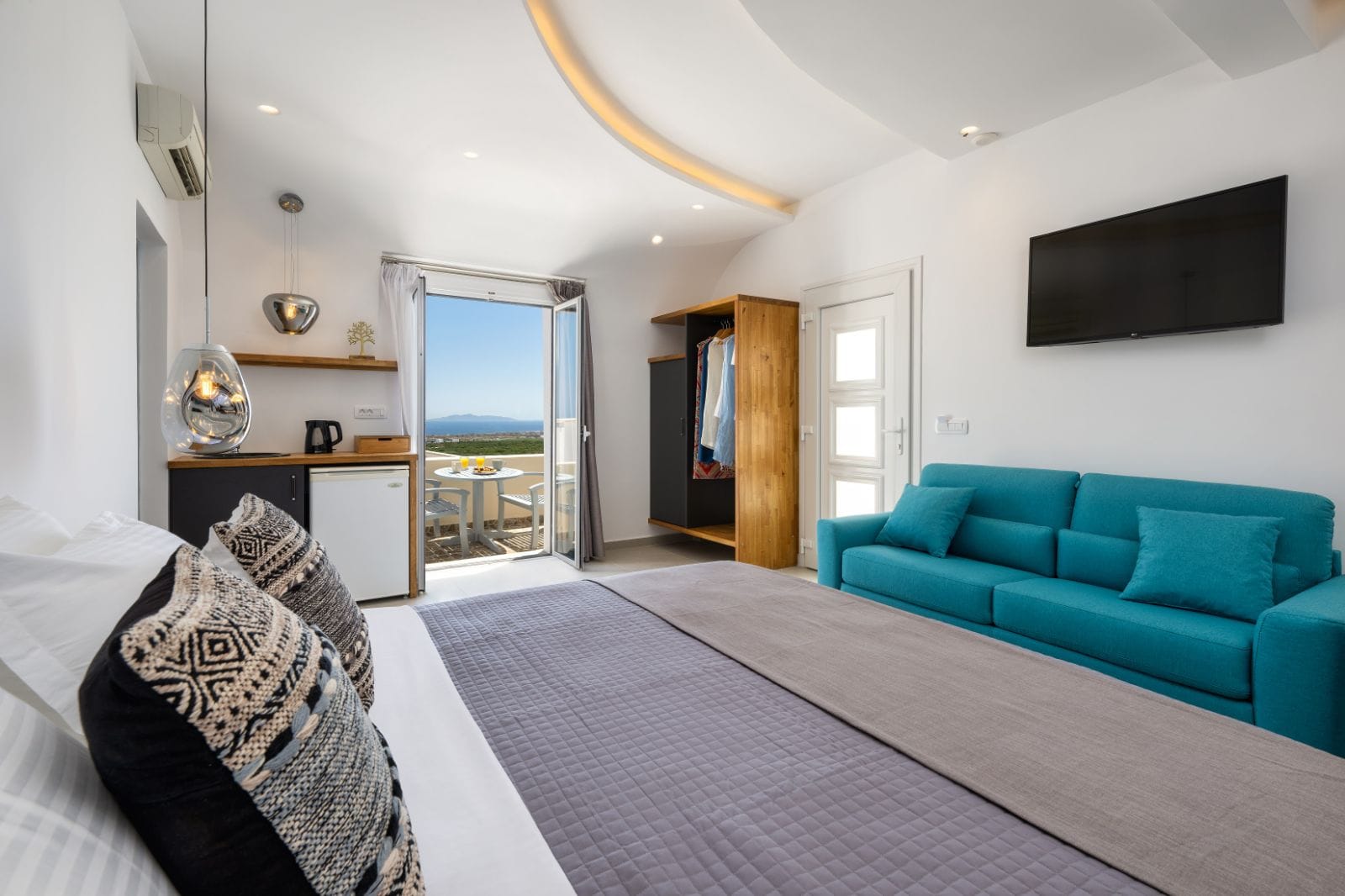Queen Suite with Spa Tub