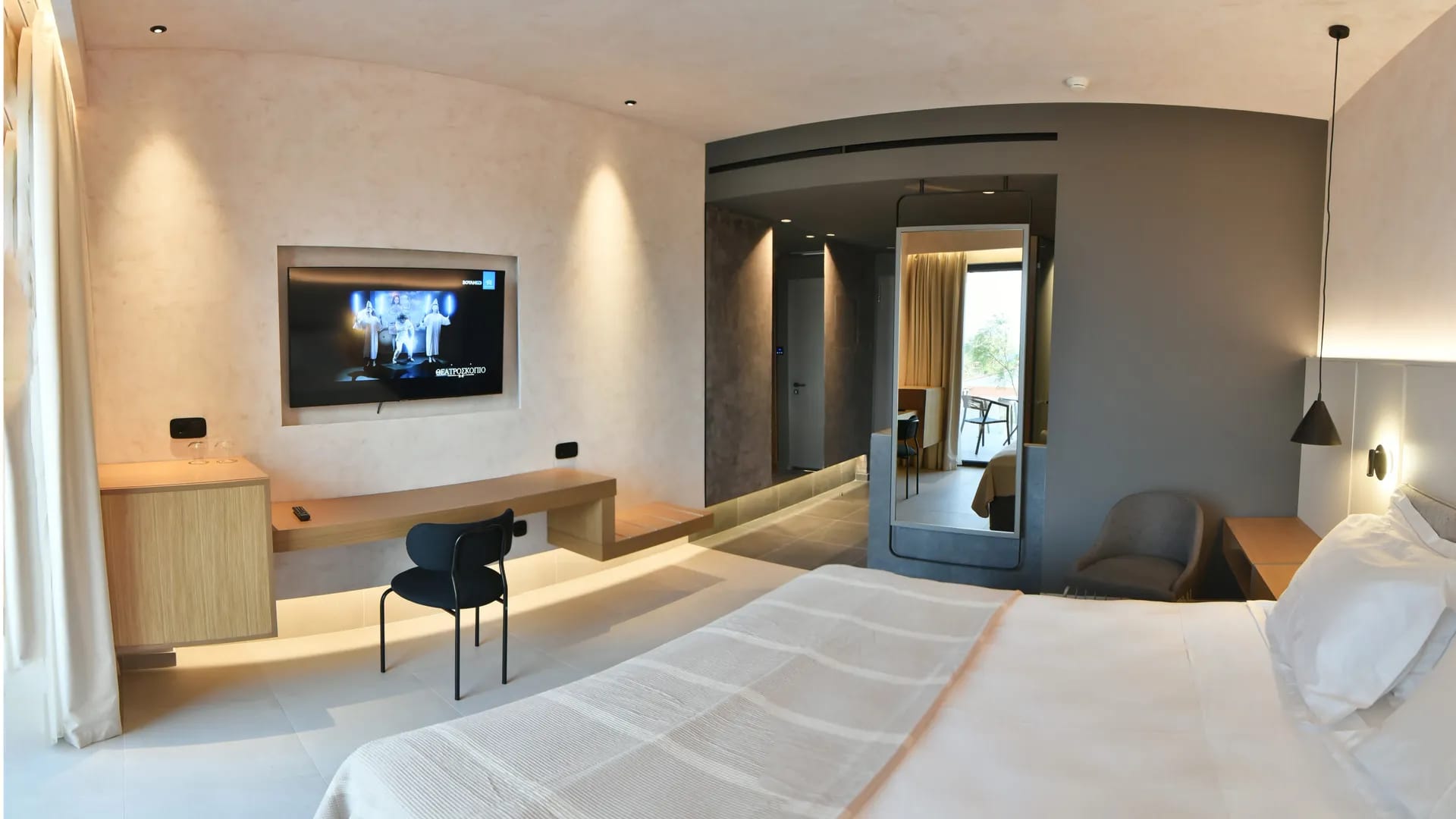 Deluxe Double Room with Side Sea View