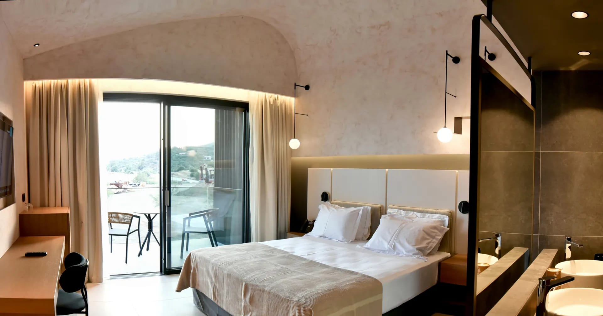 Deluxe Double Room with Side Sea View