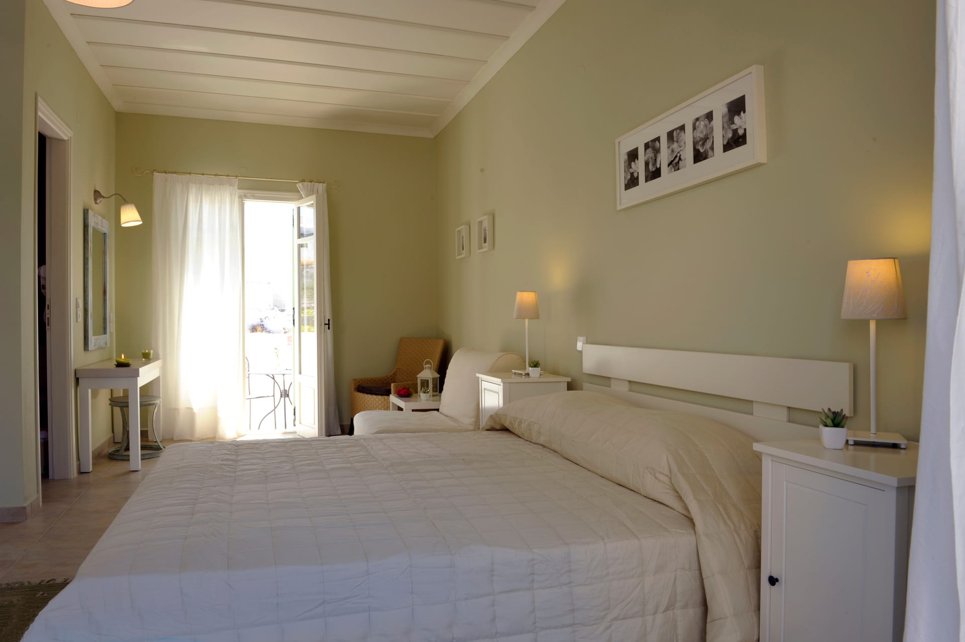 1-2 GROUND FLOOR SHARED VERANDA SIDE SEA VIEW