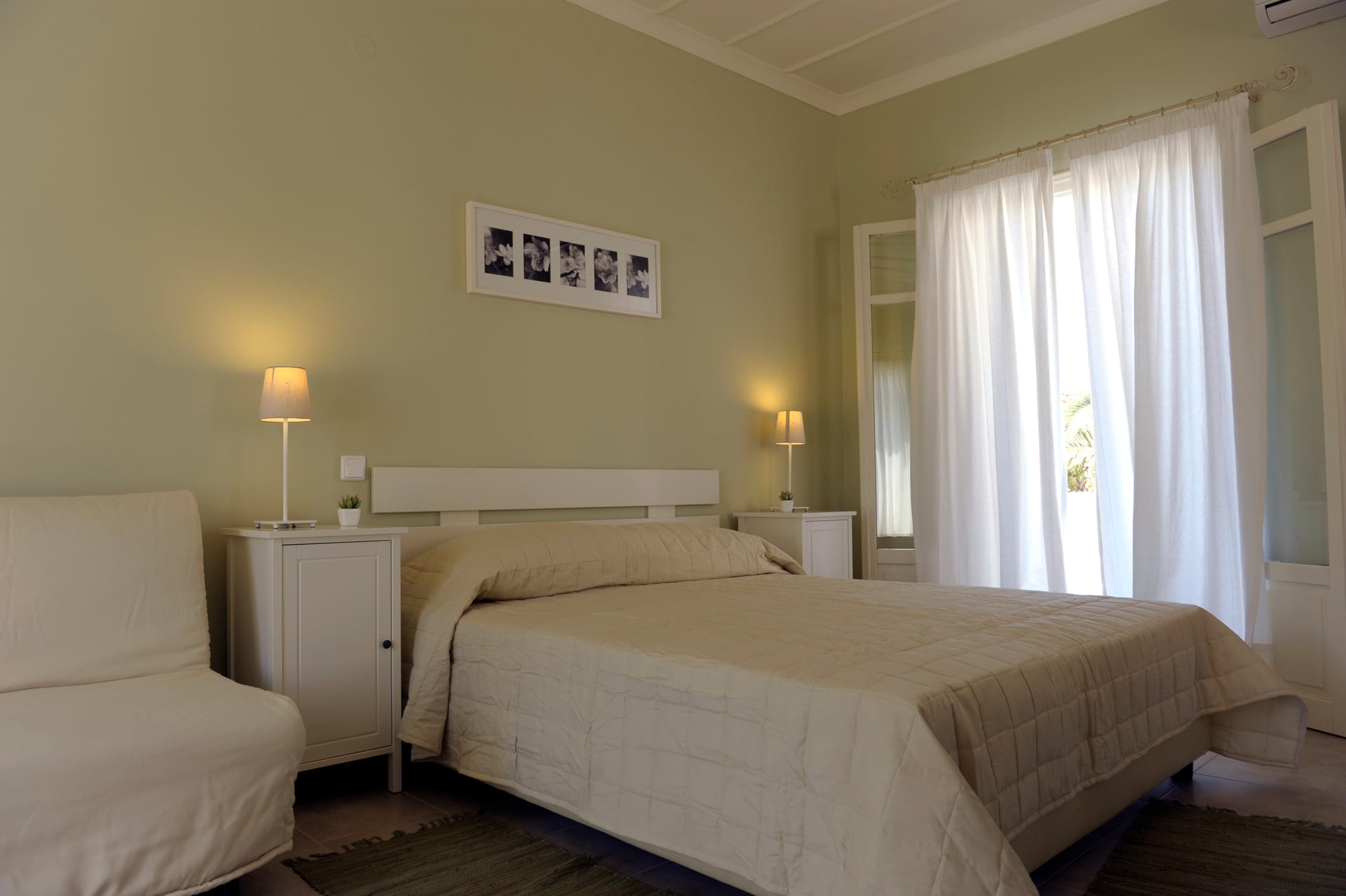 1-2 GROUND FLOOR SHARED VERANDA SIDE SEA VIEW