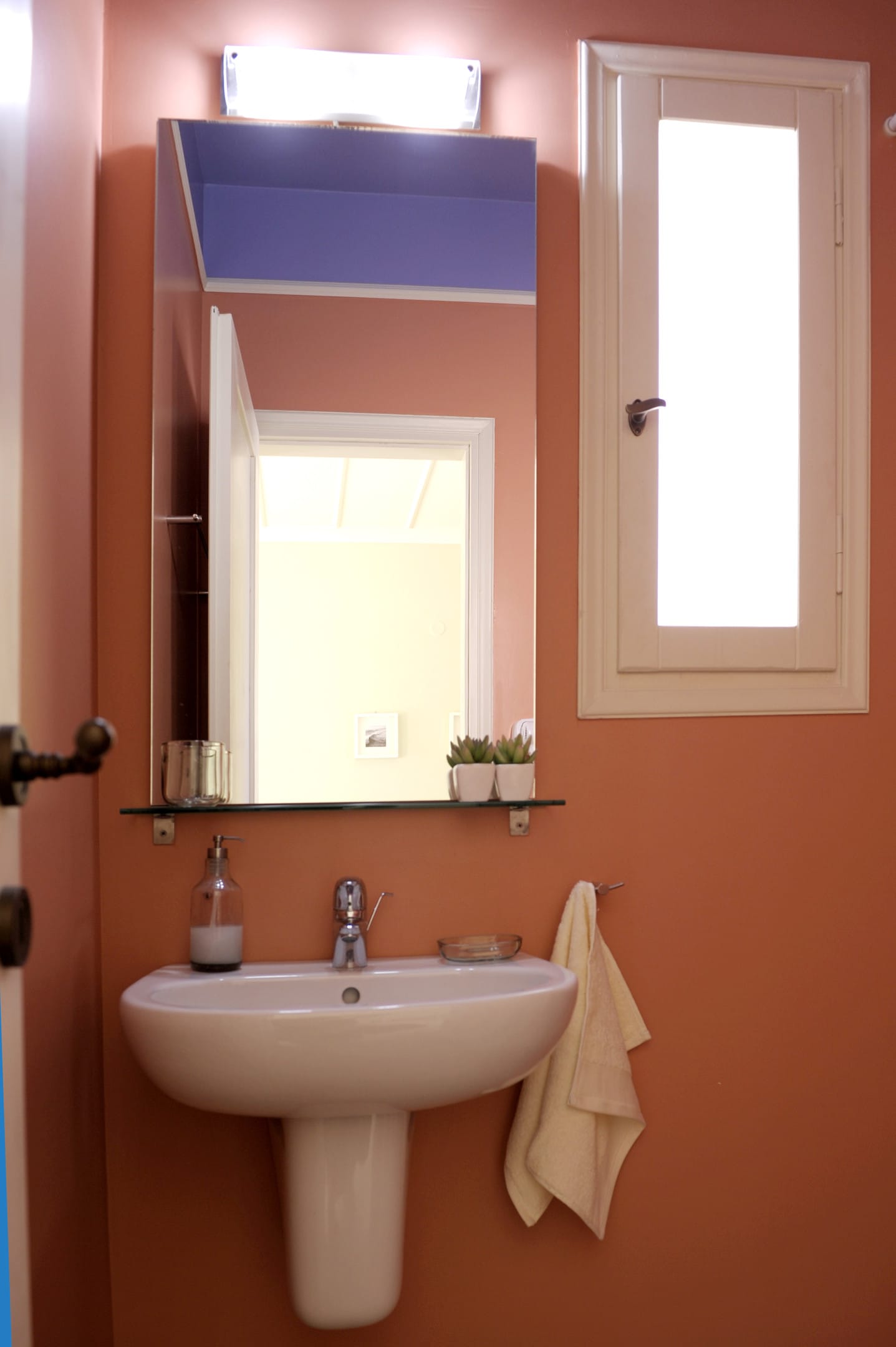 1-2 GROUND FLOOR SHARED VERANDA SIDE SEA VIEW