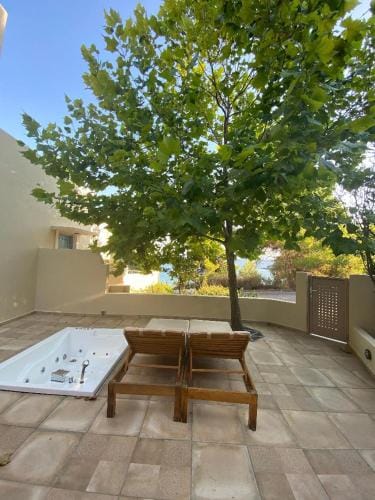 Superior Bungalow Jacuzzi