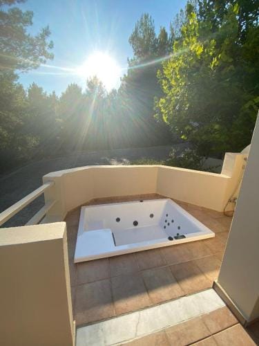 Superior Bungalow Jacuzzi