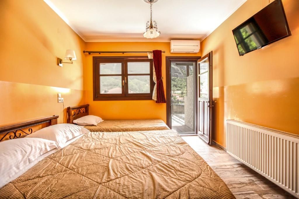 Triple Room with Meteora View