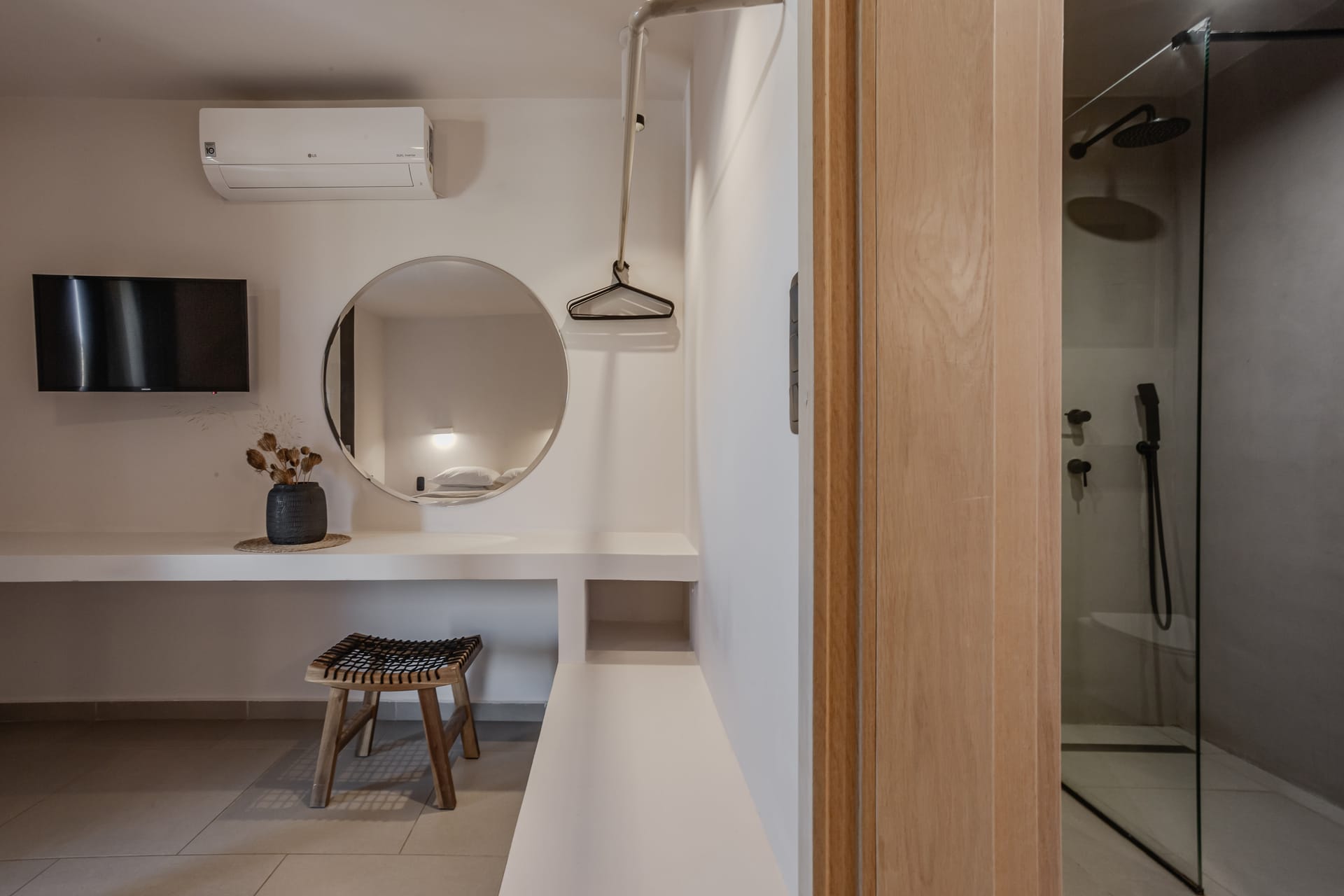 Junior Two Room Suite Side Sea View