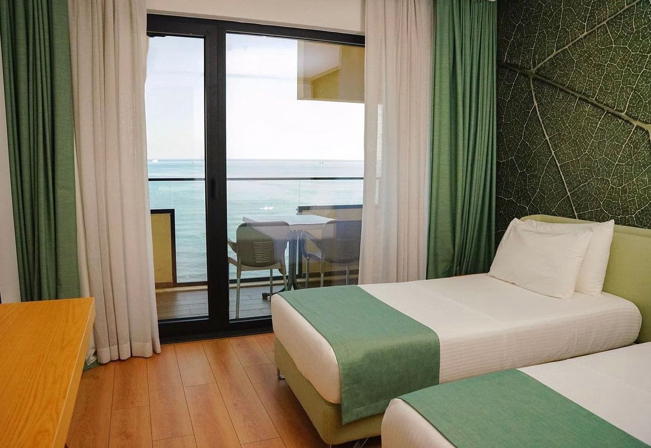 Twin Room With City View