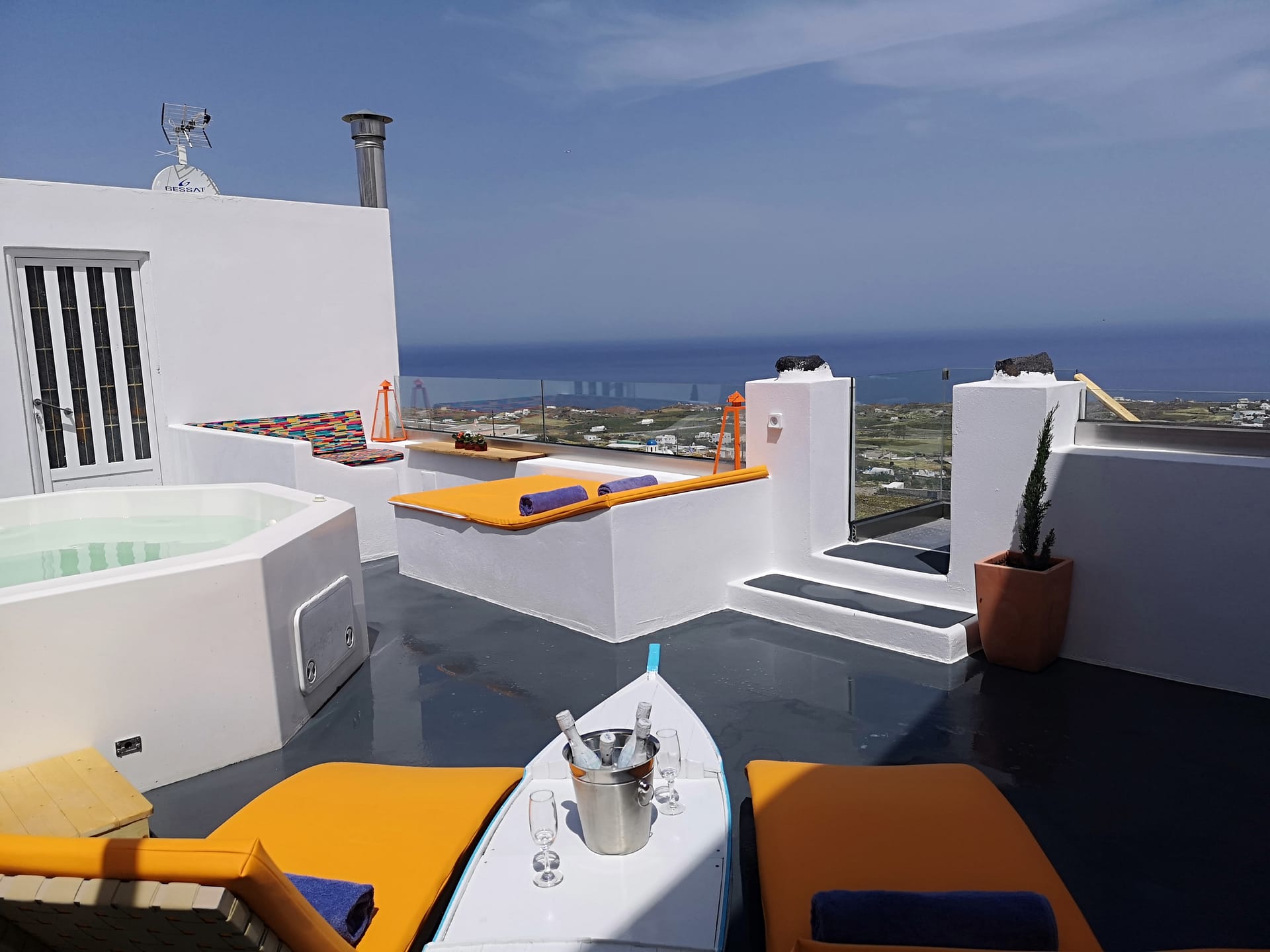 Τwo Bedroom Villa Amerisa with Outdoor Hot Tub & Sea View