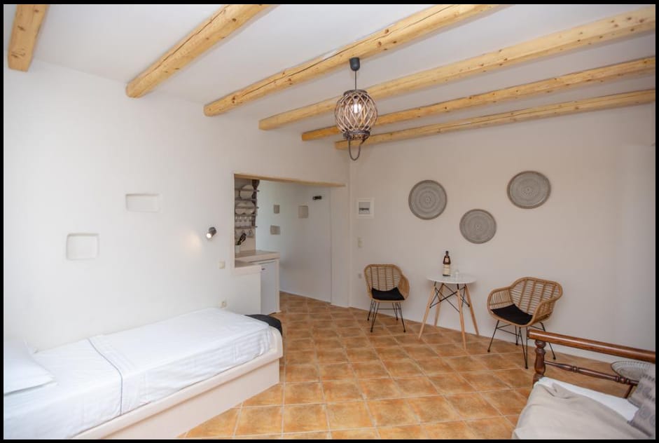 Deluxe Apartment for 5 people with Pool View