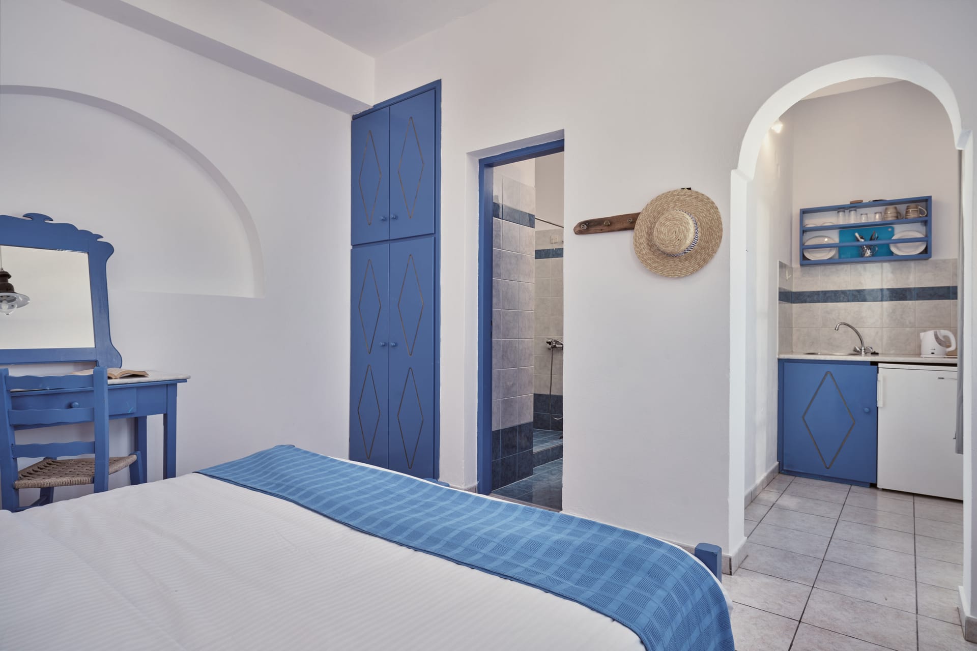 Erato Comfort Room with Caldera View