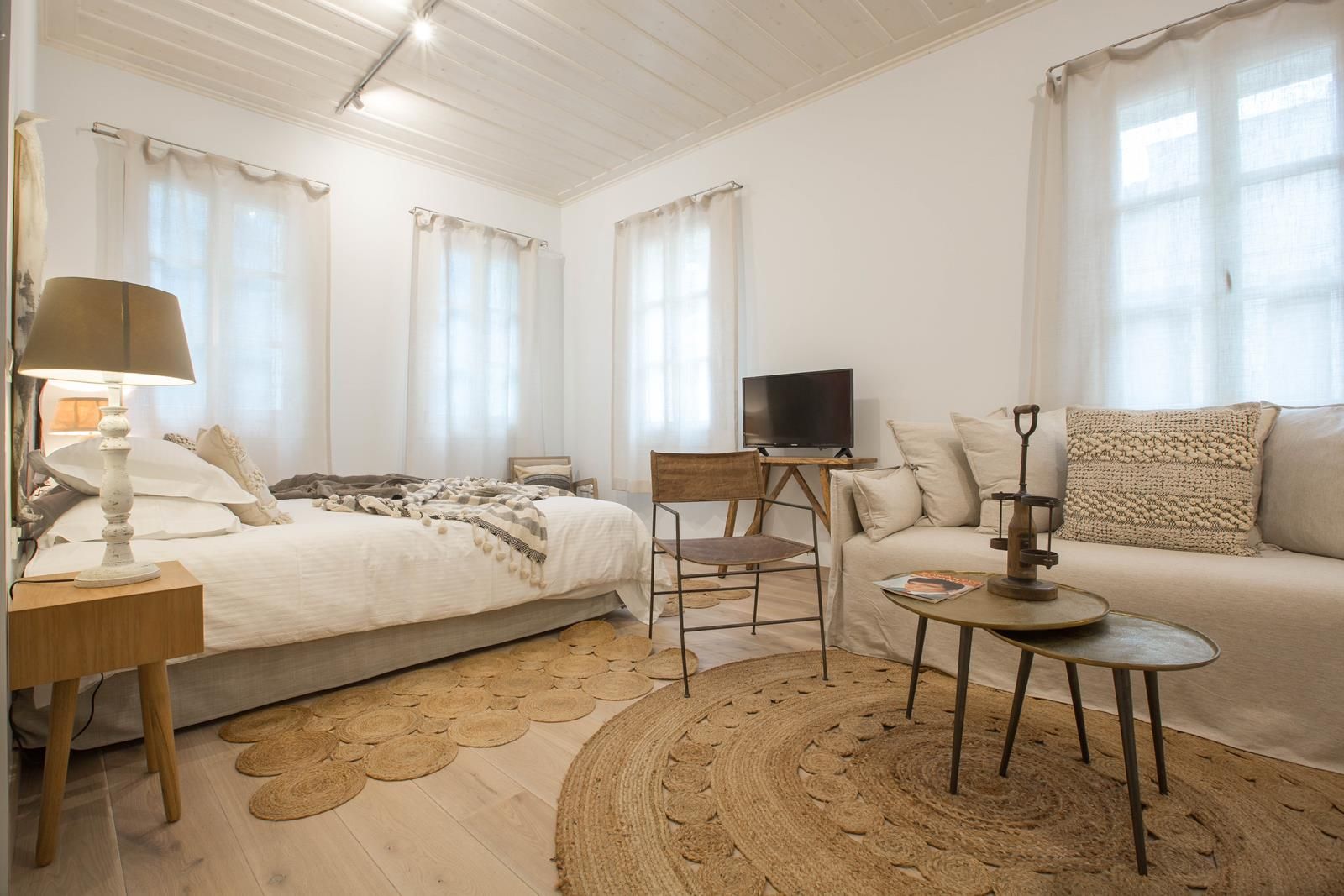 Deluxe Junior Suite | Pedestrian Road View