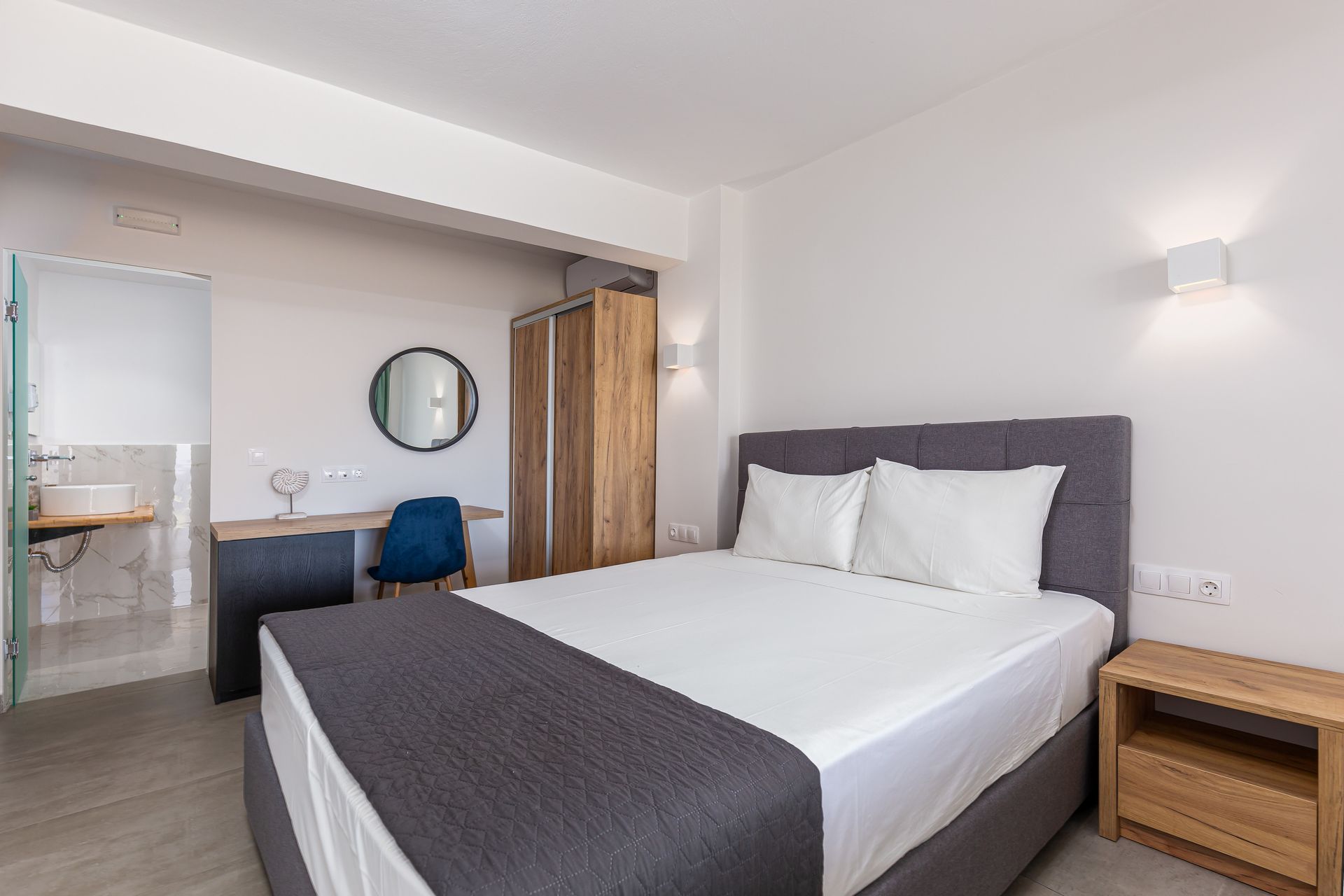 Deluxe Room with Sea View