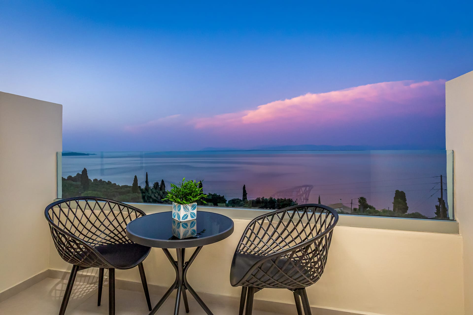 Luxury Room with Private Plunge Pool &amp; Sea View