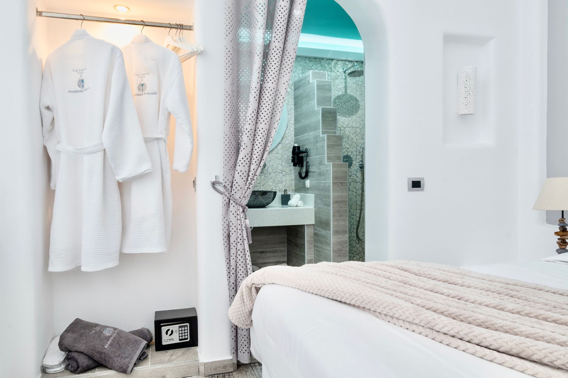 Deluxe Plunge Pool Suite