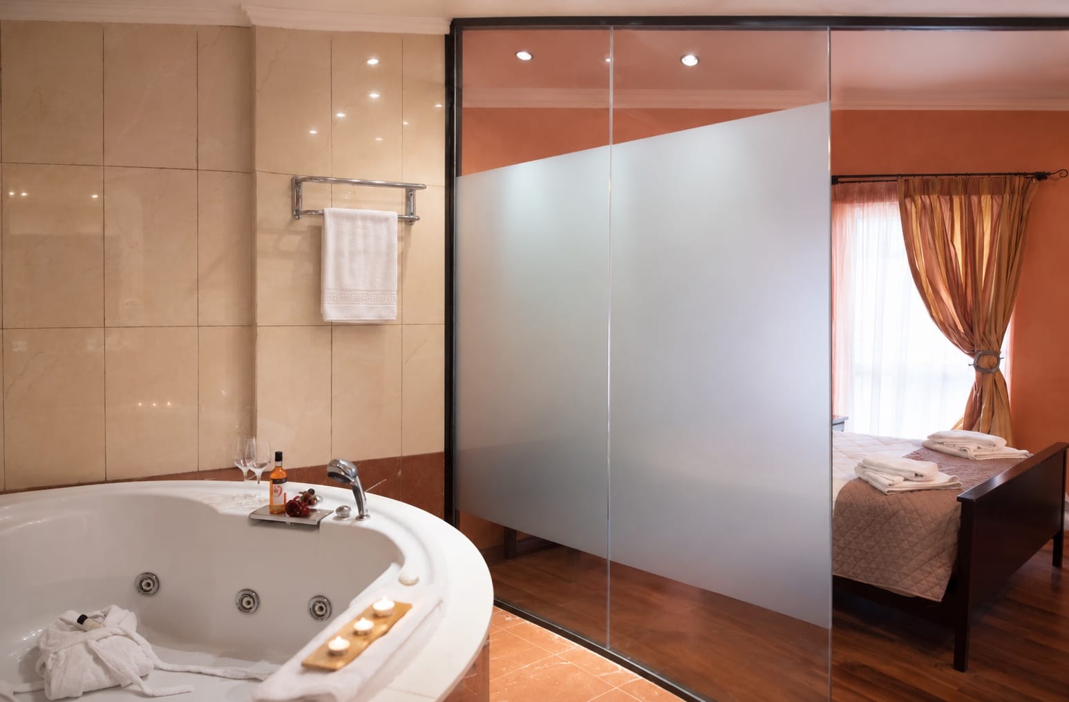 Anastazia Luxury Suites & Spa, ,