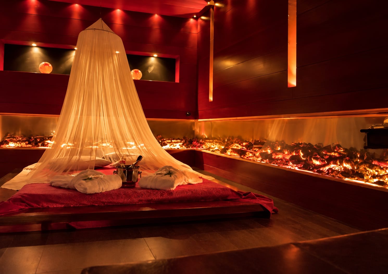 Anastazia Luxury Suites & Spa, ,