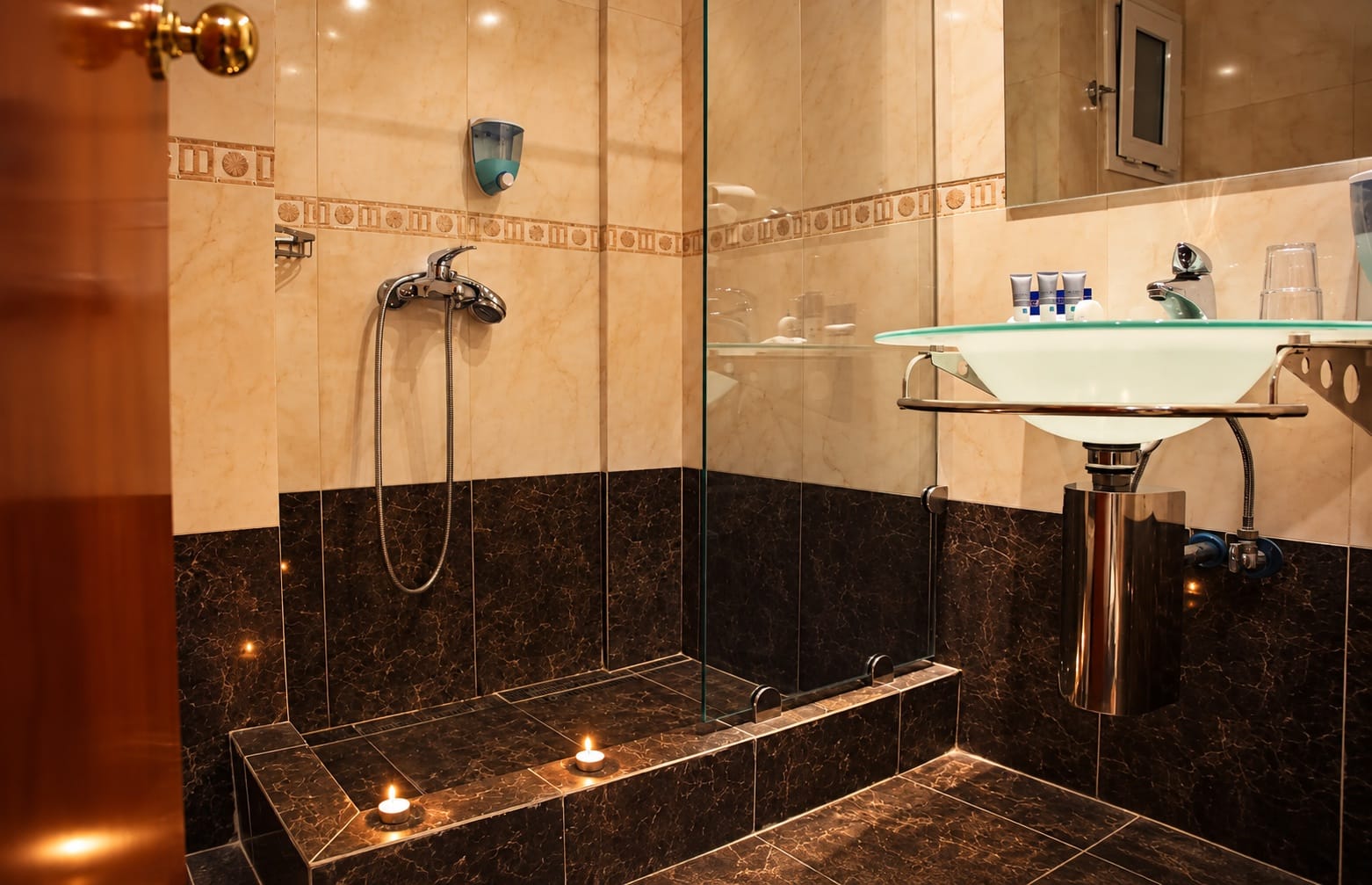 Anastazia Luxury Suites & Spa, ,