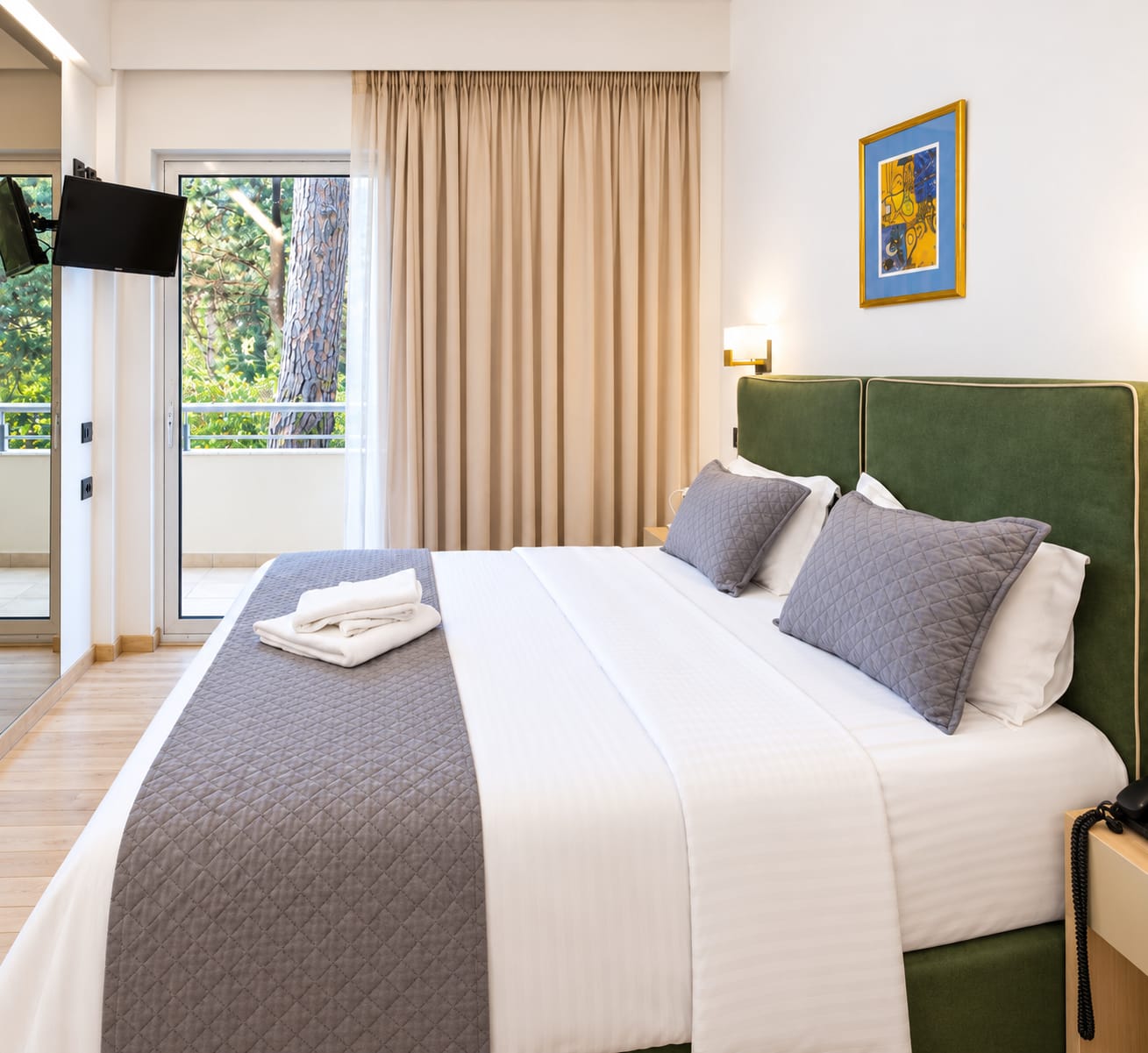 Anastazia Luxury Suites & Spa, ,