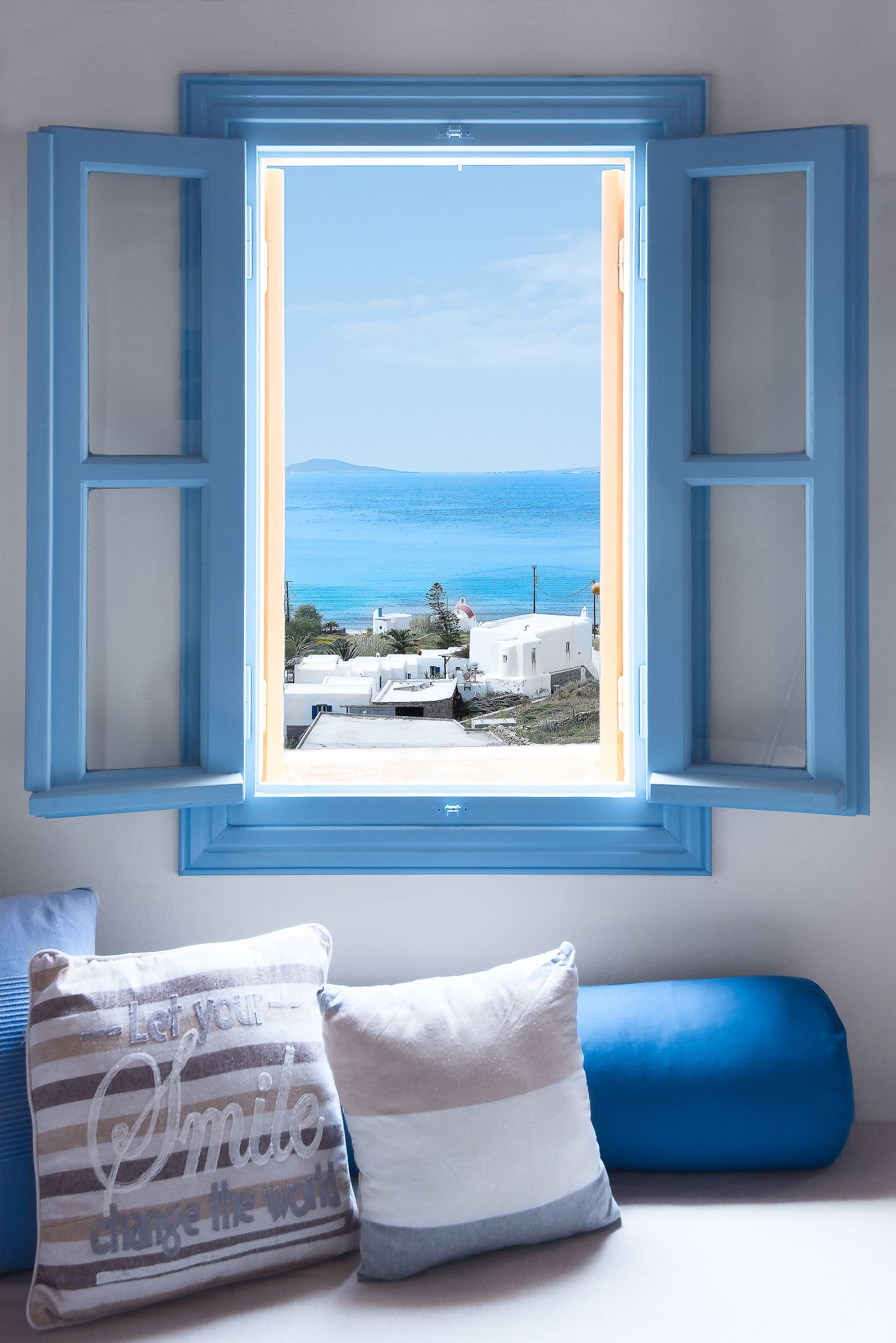 Split Level Apartment with Sea View