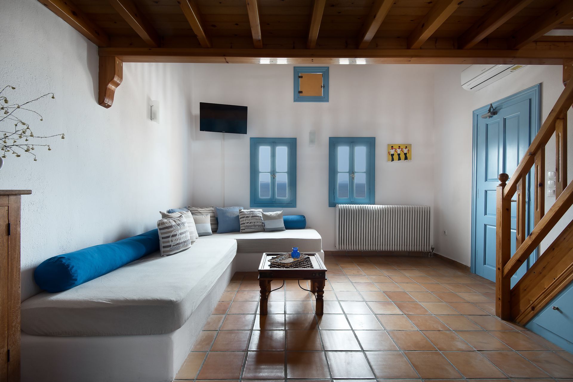 Split Level Apartment with Sea View