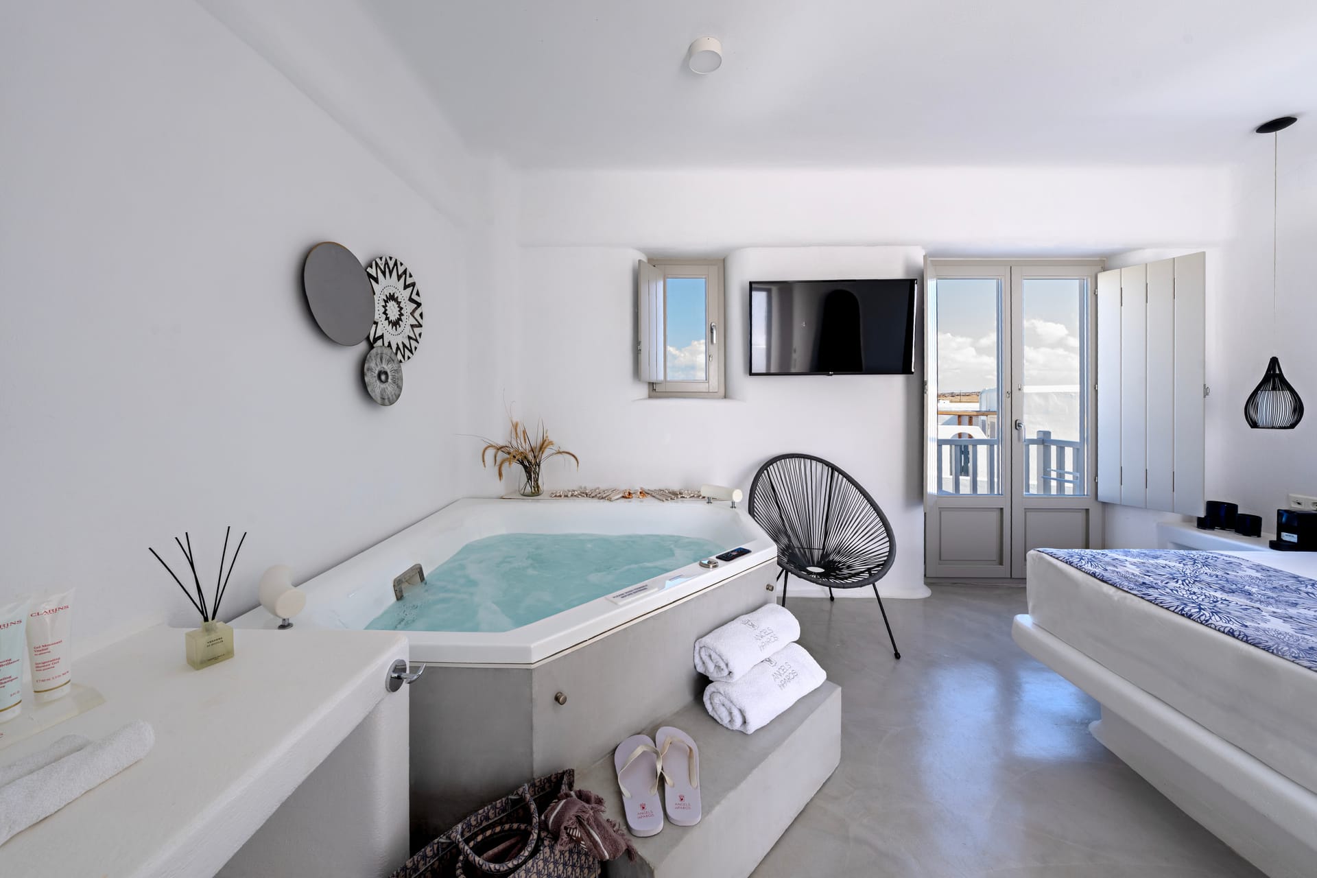 Executive Suite Sea View with Hydromassage Angels Pillow Paros Book