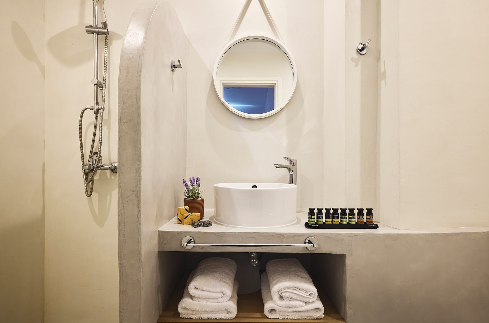 1-Bedroom Apartment with Side Sea View - Ground Floor(No 2)