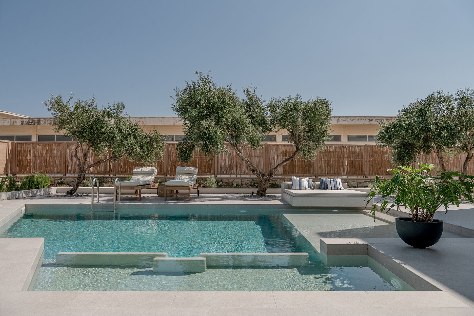 Whole Estate | 3 pools - up to 21 adults