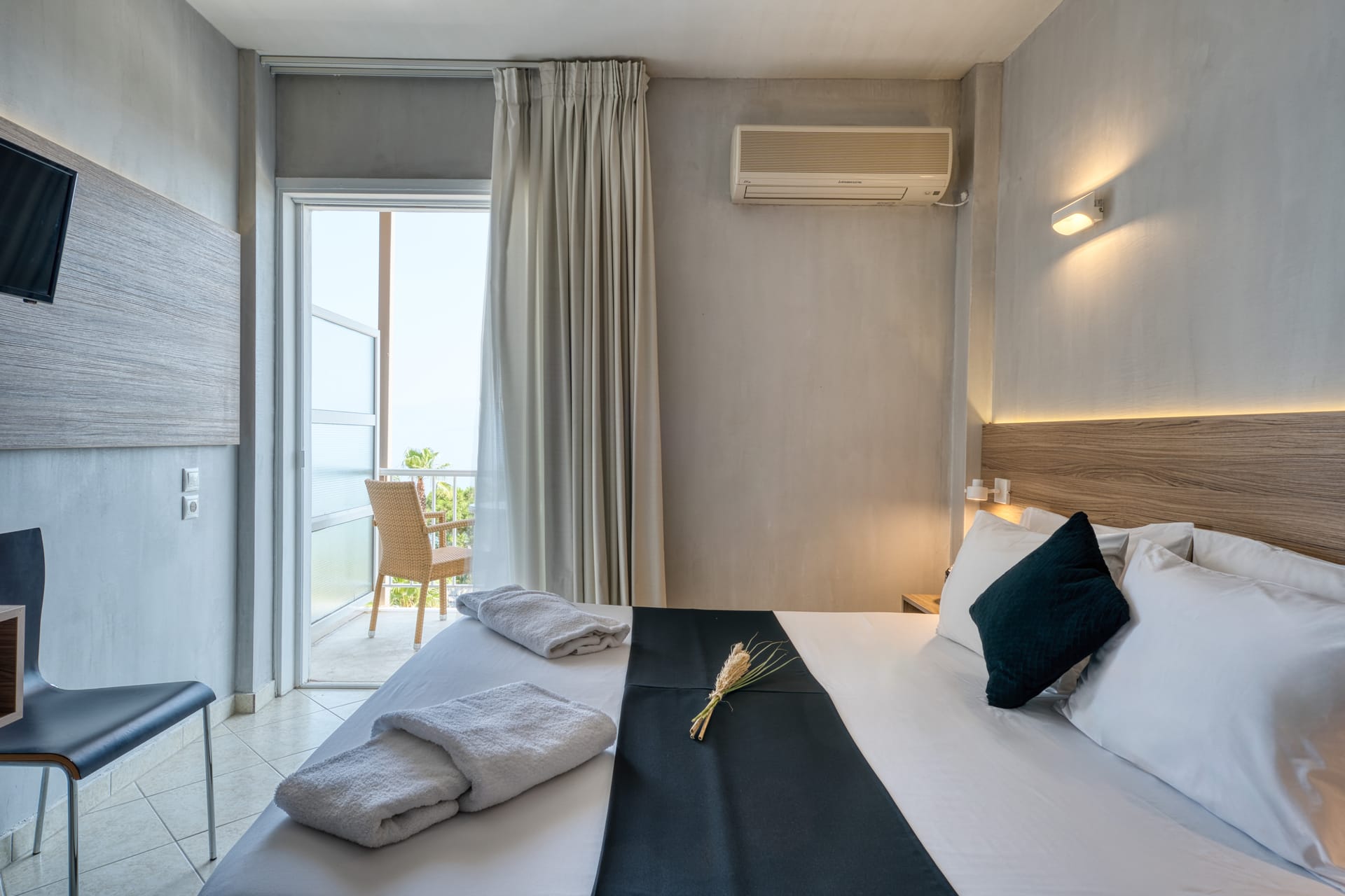 Double + Extra Bed Room with Pool / Garden View
