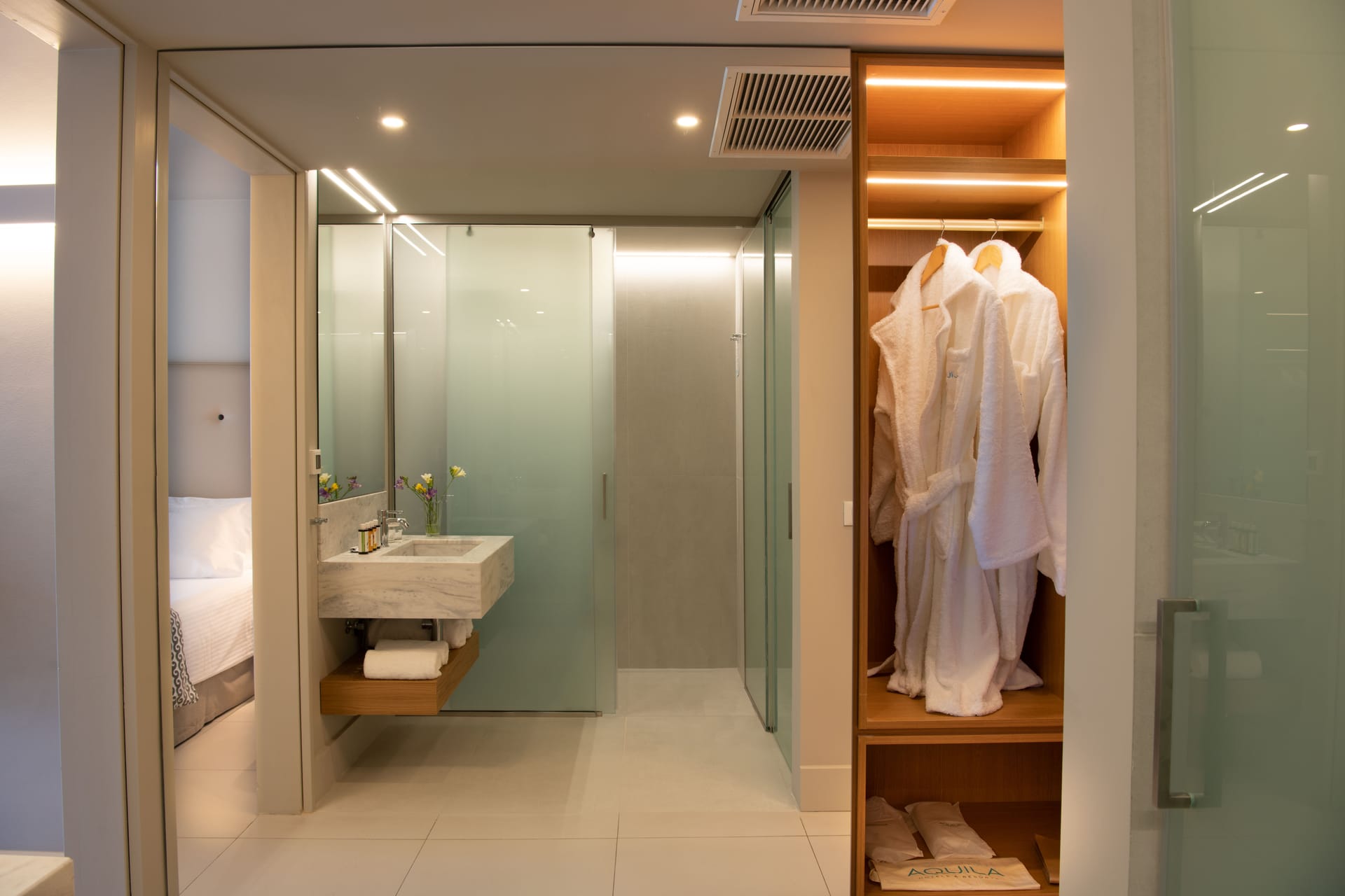 Classic Room - Sea View [2 adults +1 child]