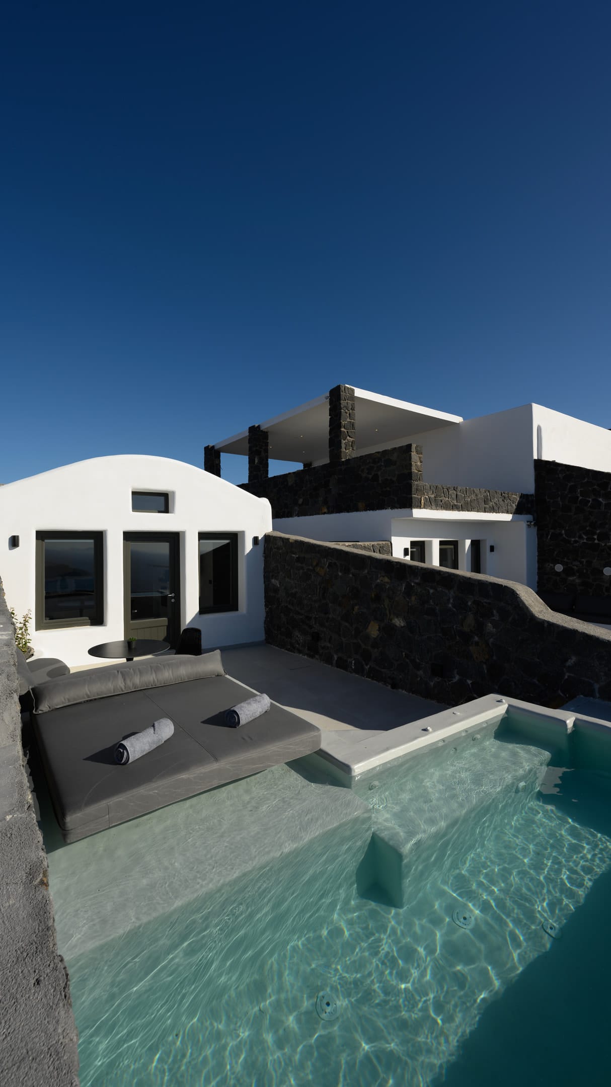 Honeymoon Suite with Infinity Heated Pool