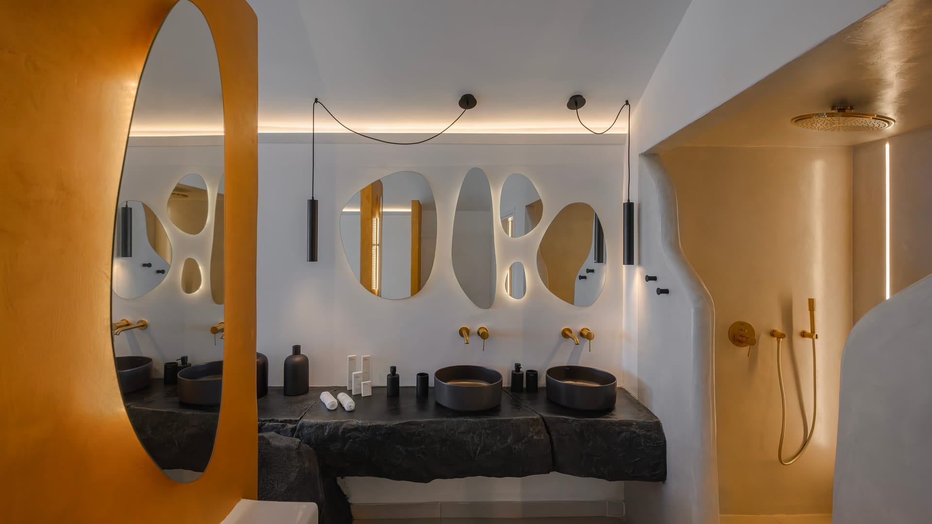 Honeymoon Suite with Infinity Heated Pool