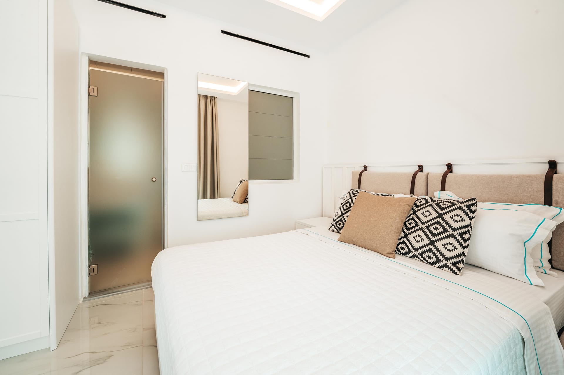 Deluxe One Bedroom Apartment with Outdoor Pool private use