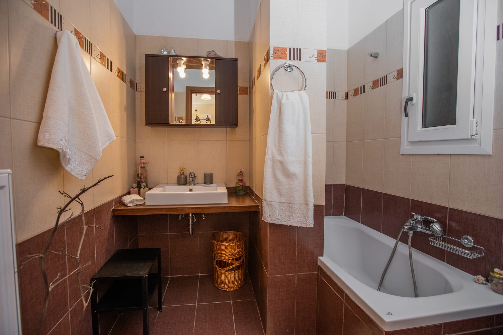 Elisso Apartment with Garden