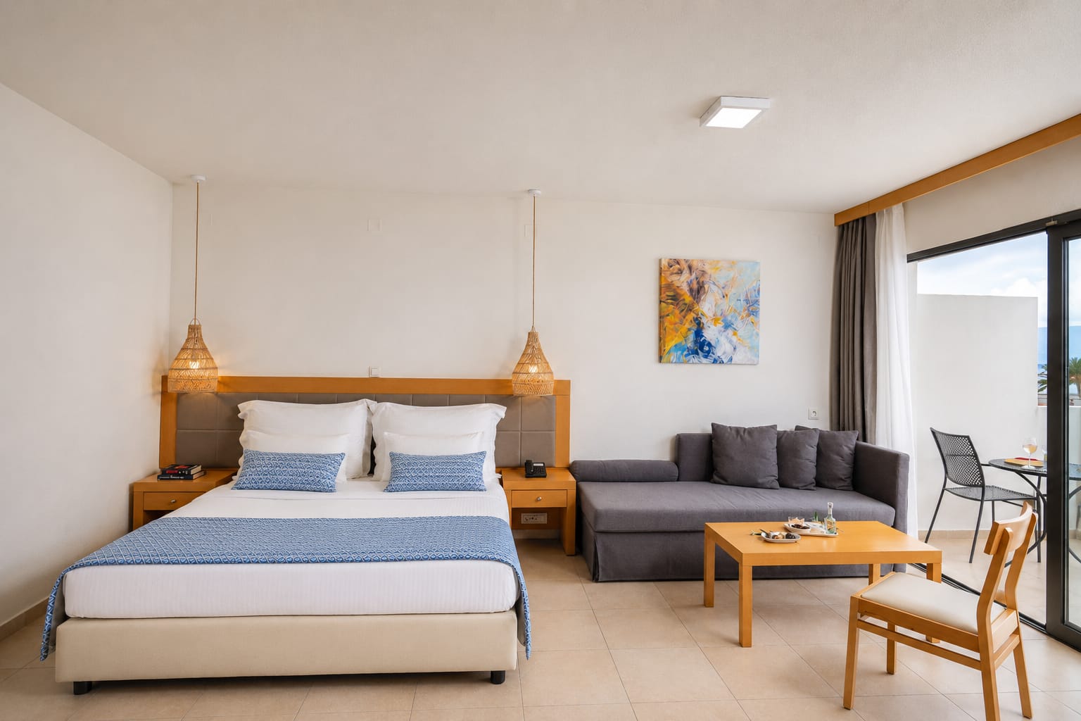 Deluxe Room with Side Sea View