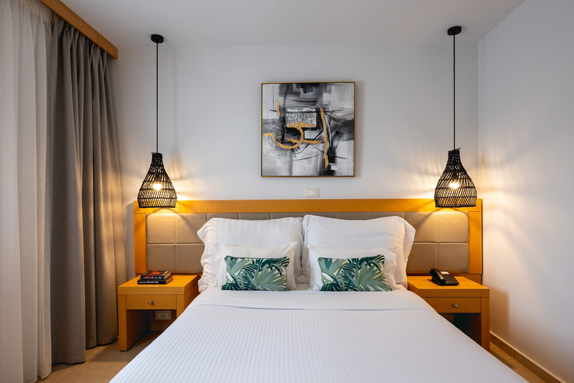 Suite with Side Sea View