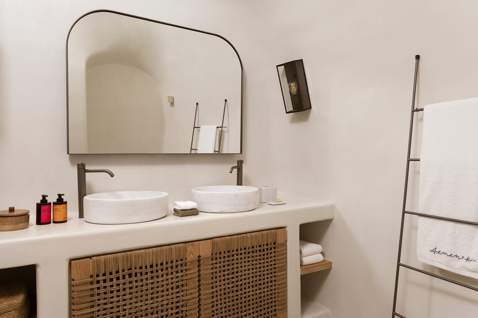 Signature Suite with Jetted Tub