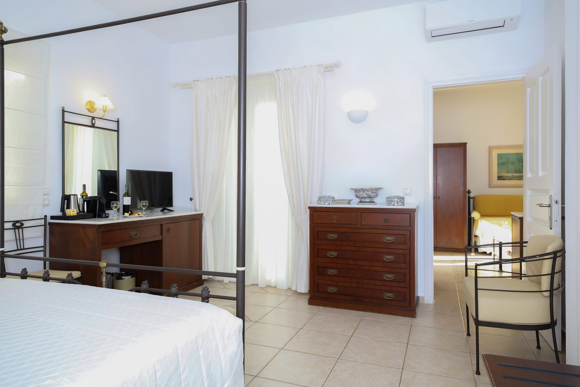 One Bedroom Suite with Spa bath