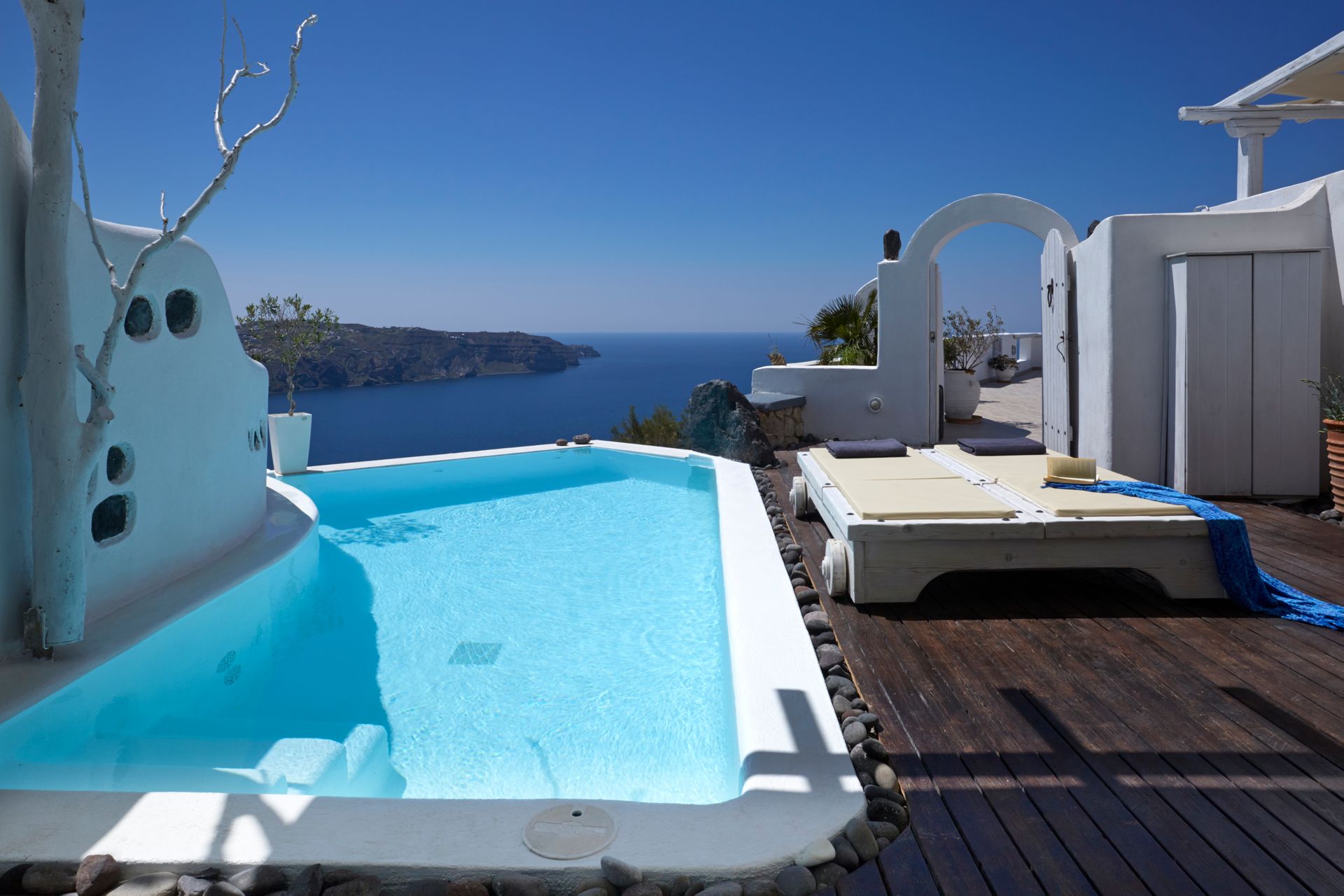 Private Pool Suite - Indoor Jacuzzi & Sunset View