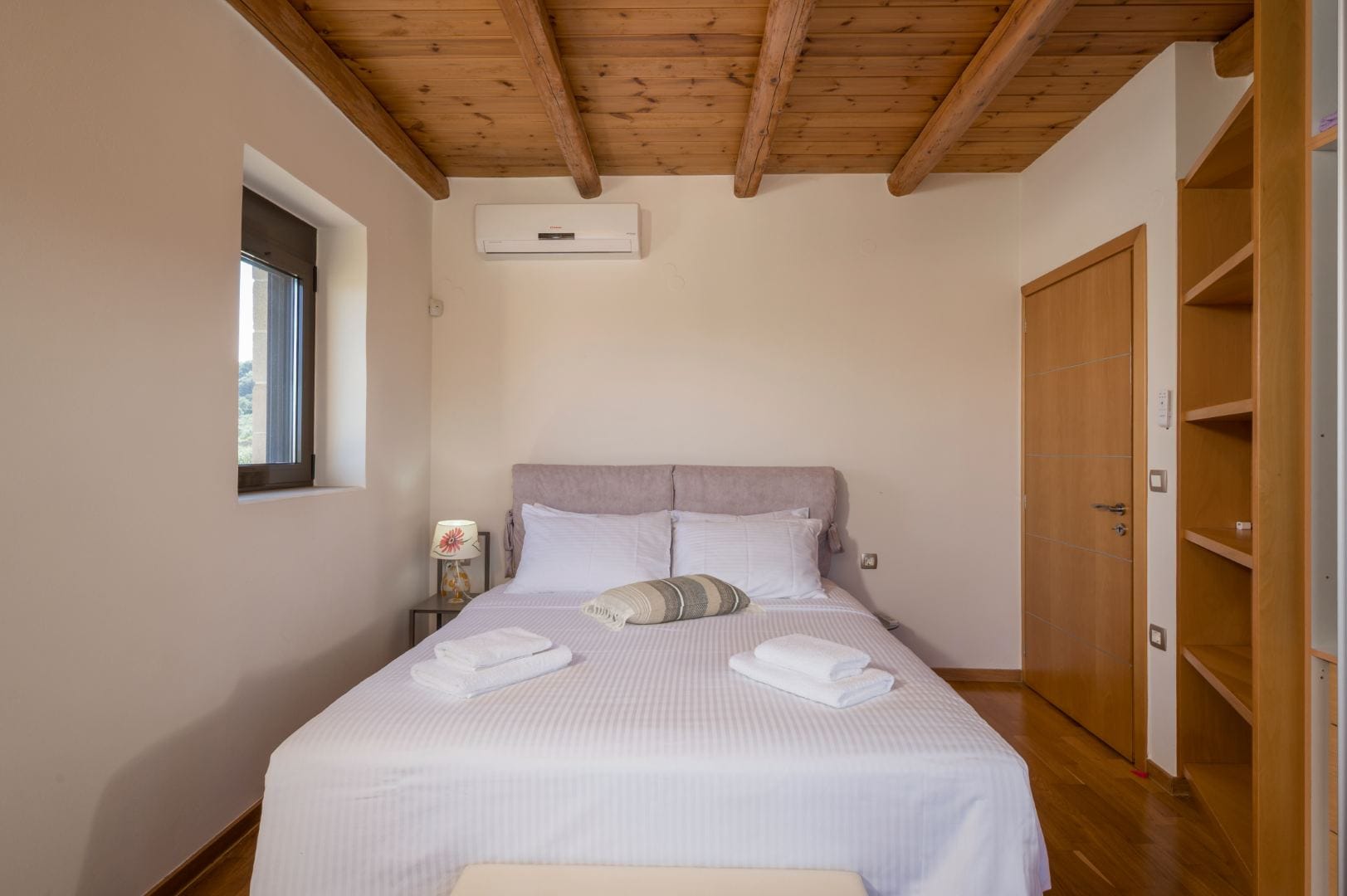Be on Holidays, Platanias, Grčka — Analisa Stone Villa