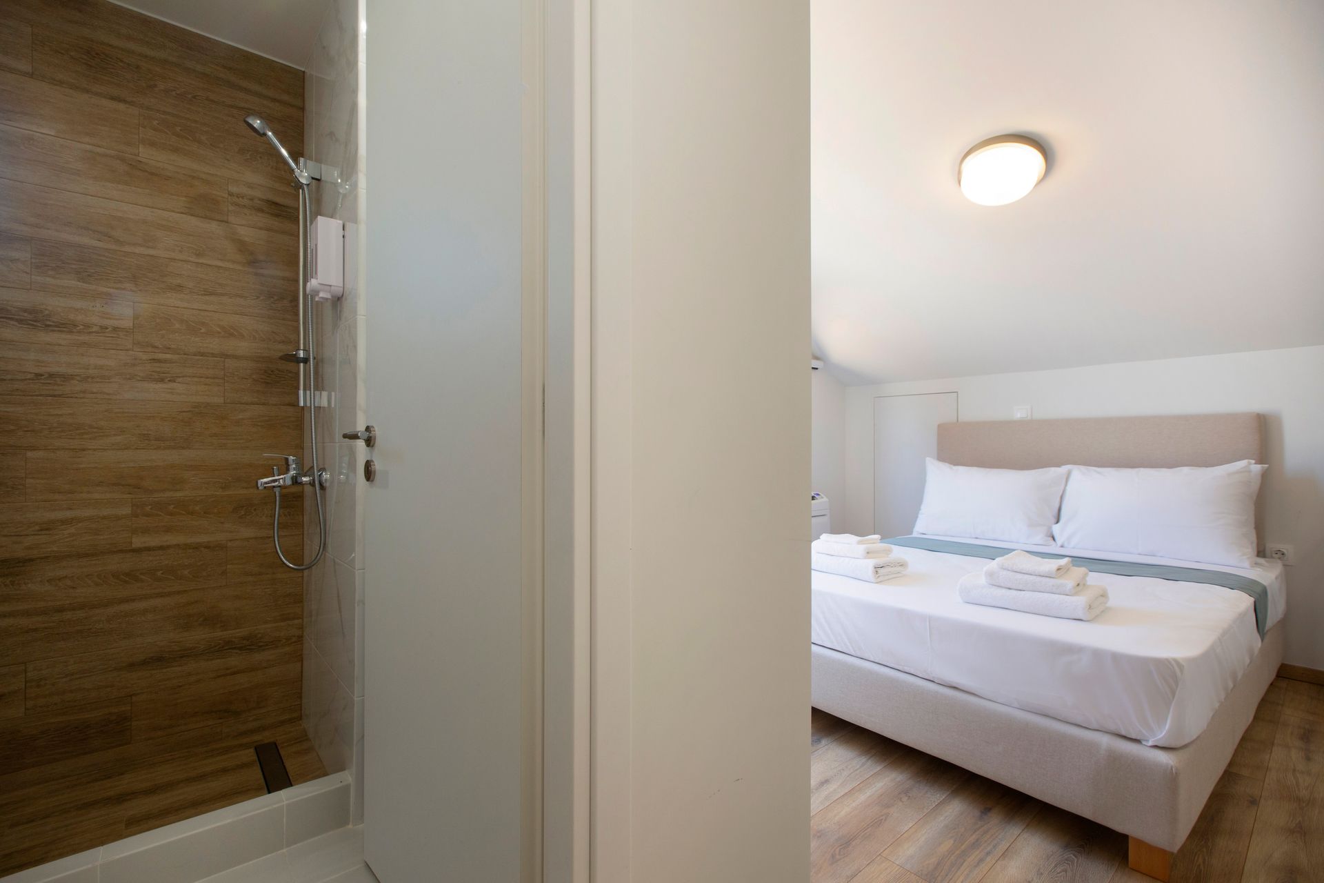 Classic Panorama Maisonette with Private Outdoor Heated Jacuzzi